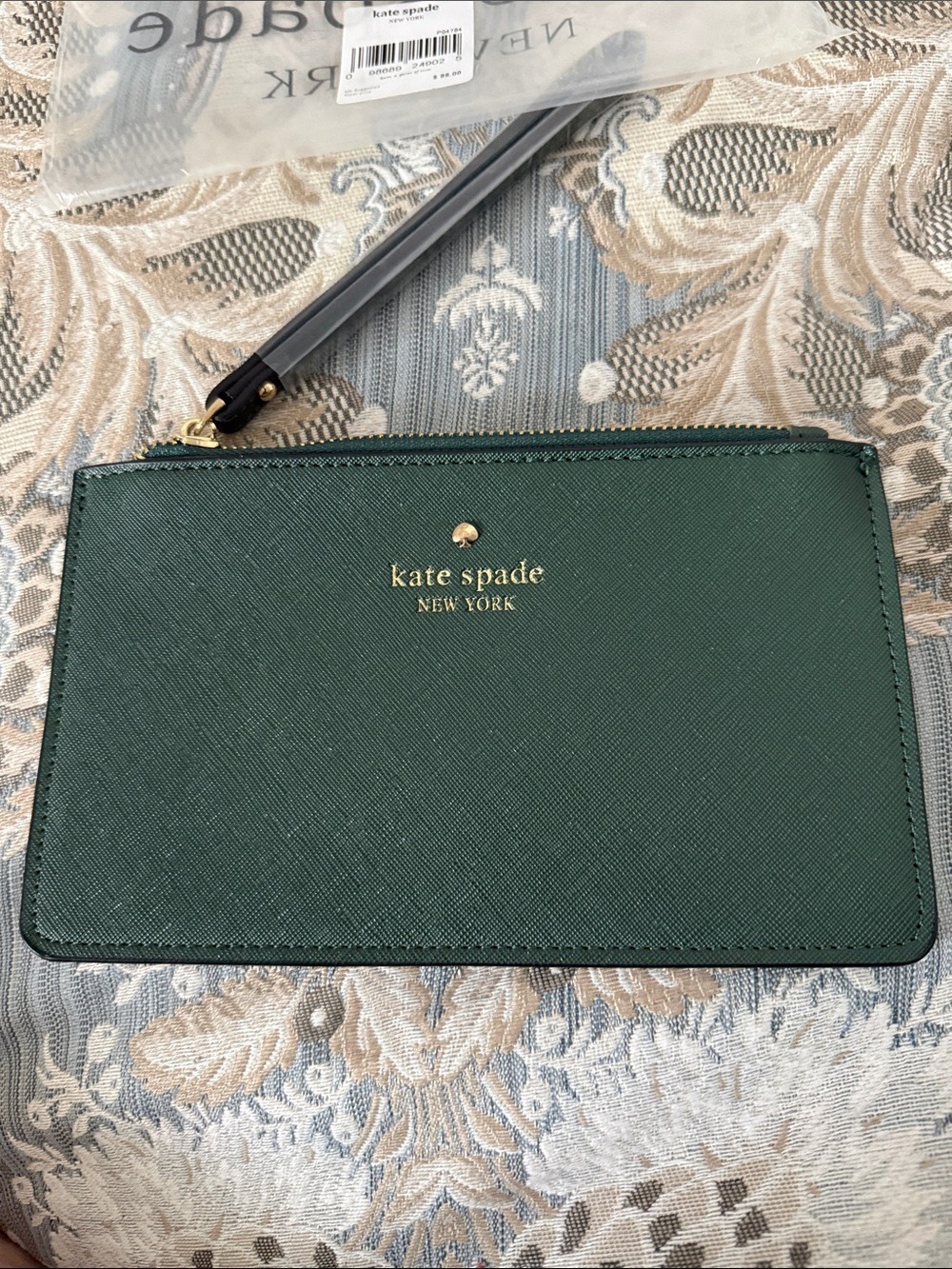 Kate Spade New York Green Saffiano Leather Wristlet P04784 MSRP $88 - Picture 3 of 6